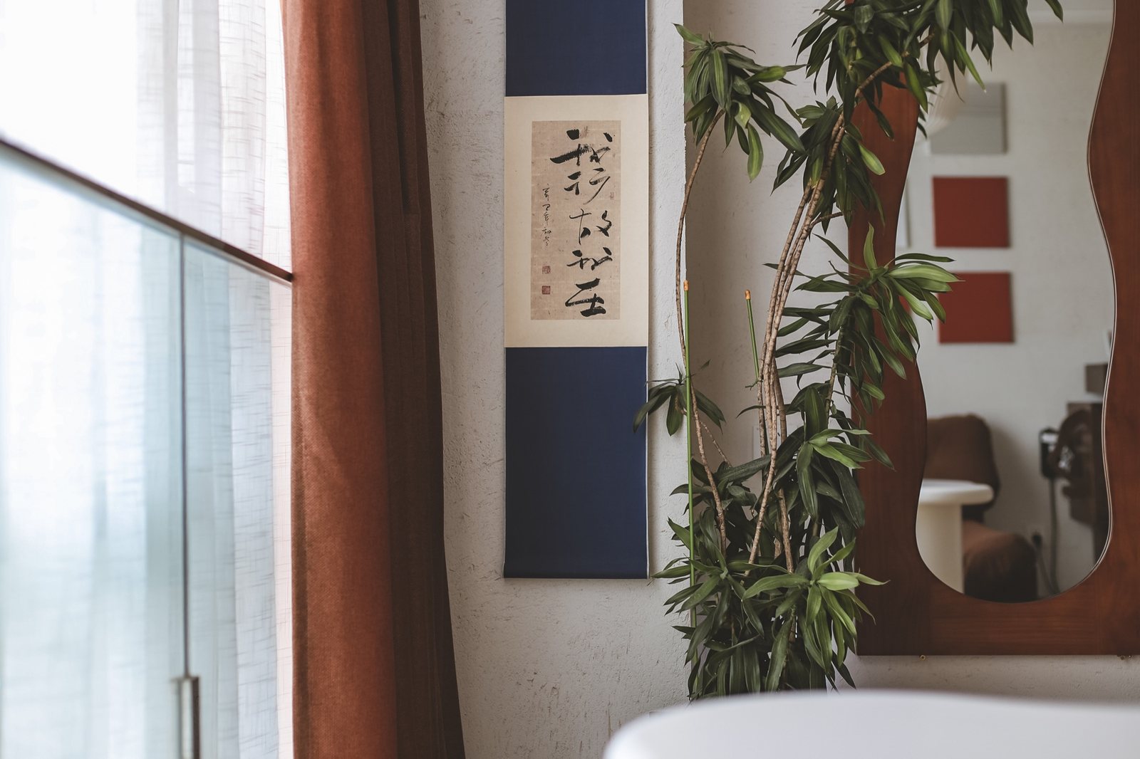 2205室湖景主视角，可俯瞰玄武湖与紫金山全景