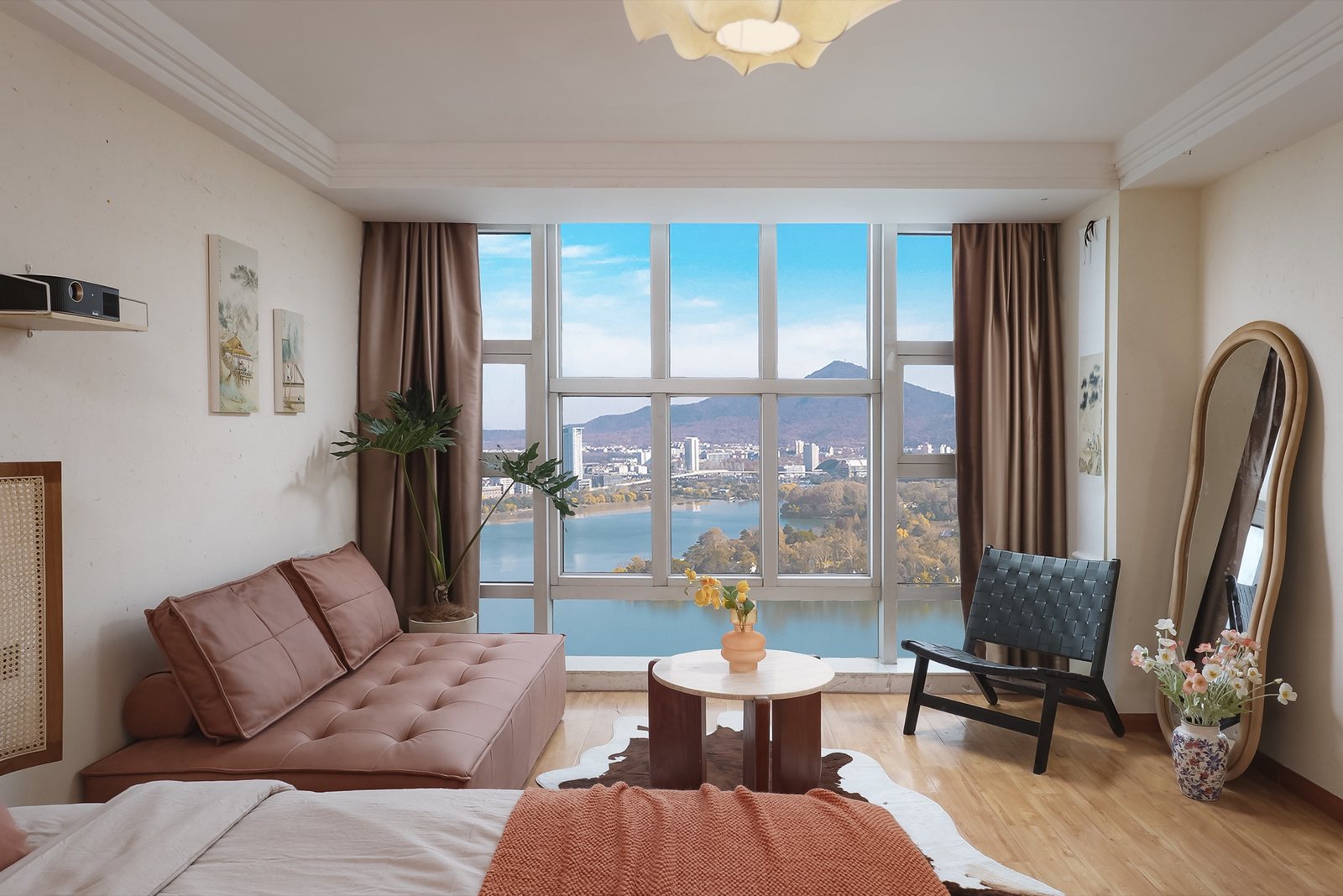 3328室高辨识度照片,可俯瞰玄武湖与紫金山全景